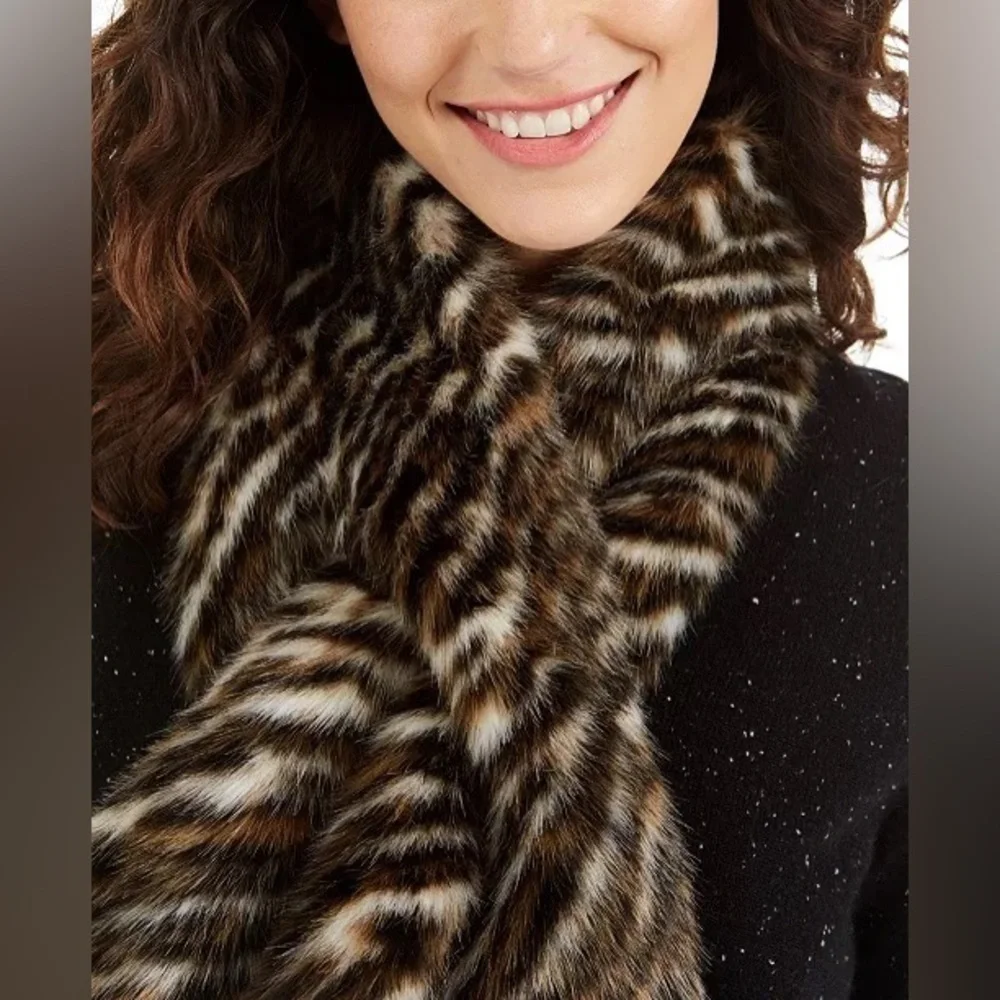Michael Kors Tiger-Print Faux-Fur Pull-Through Scarf